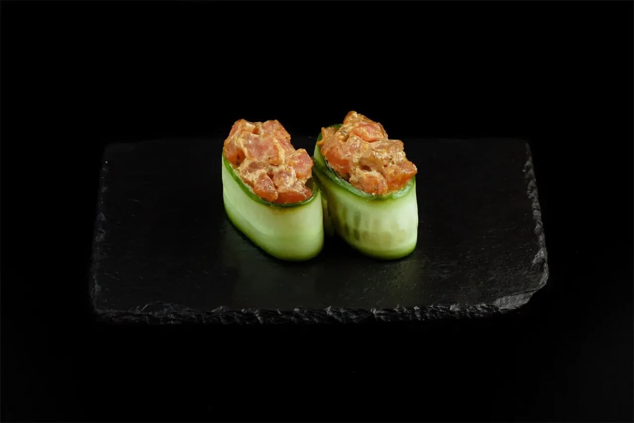 Guncan in cucumber with tuna 2 pieces