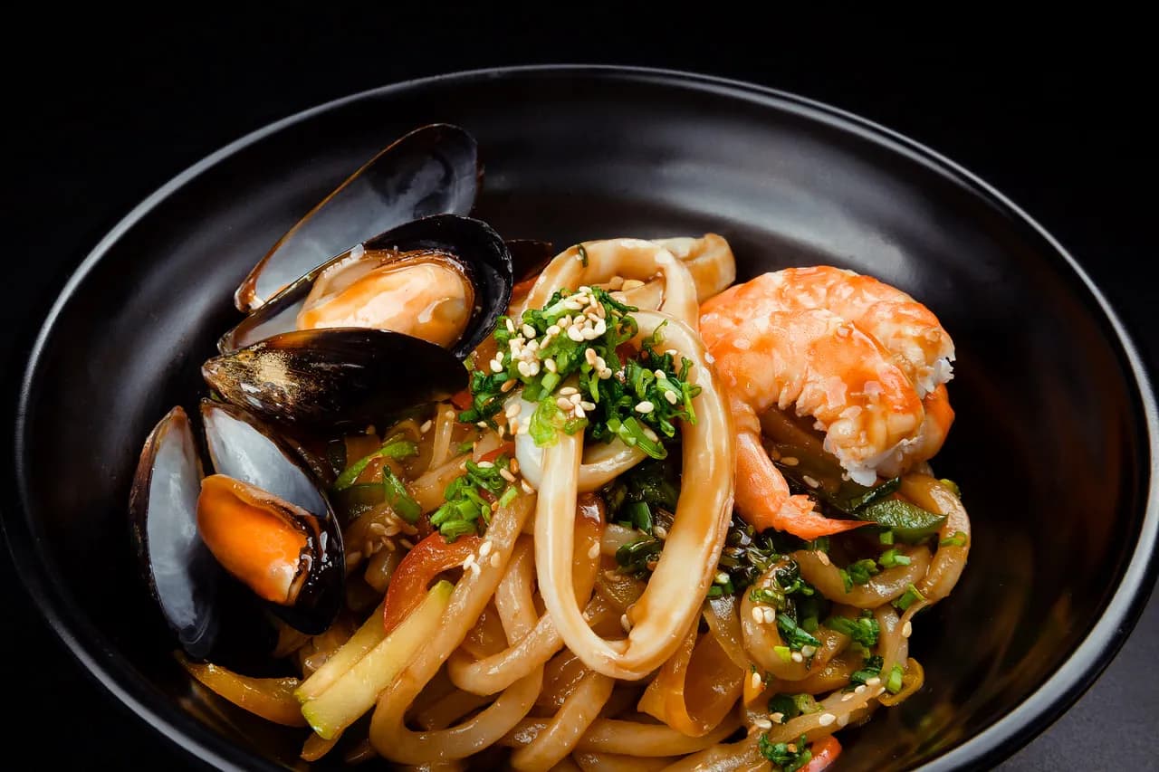 Udon with seafood