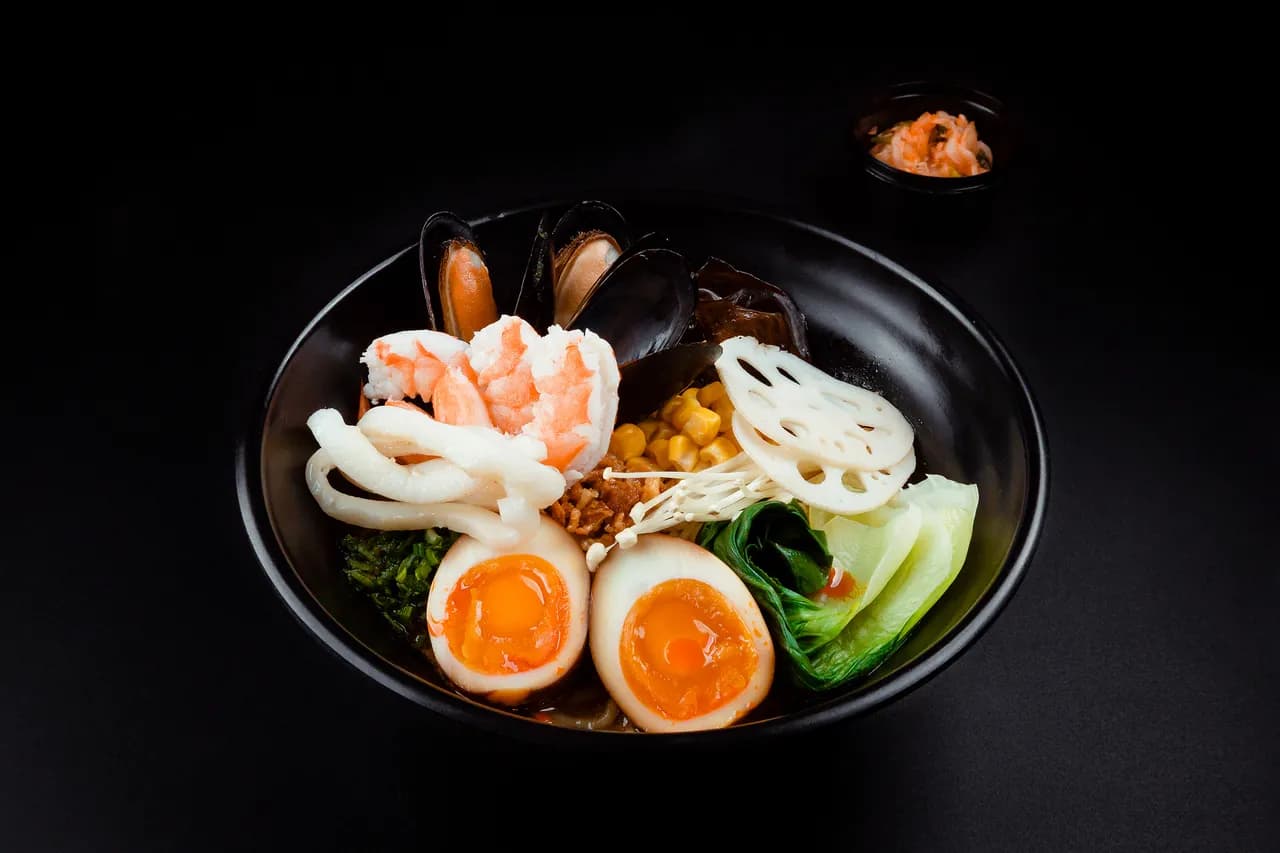 Ramen with seafood